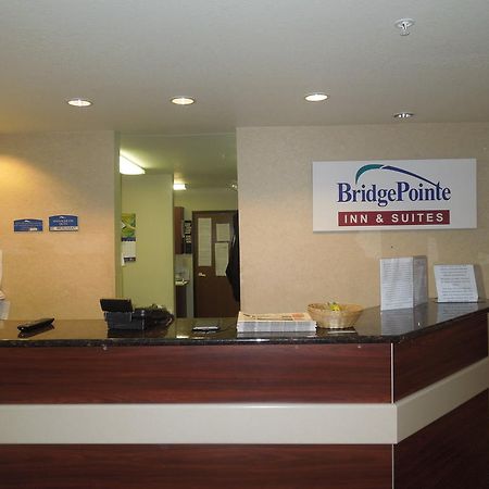 Bridgepointe Inn & Suites Toledo-Perrysburg-Rossford-Oregon-Maumee By Hollywood Casino Northwood ภายนอก รูปภาพ