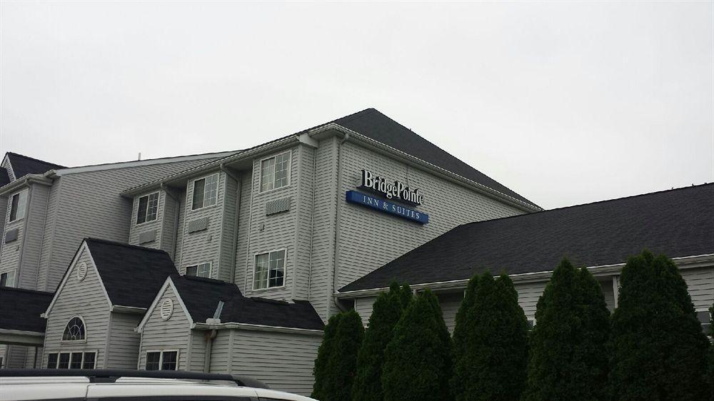 Bridgepointe Inn & Suites Toledo-Perrysburg-Rossford-Oregon-Maumee By Hollywood Casino Northwood ภายนอก รูปภาพ