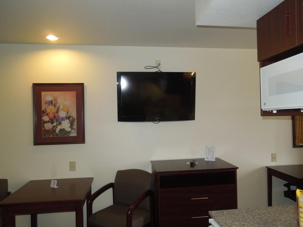 Bridgepointe Inn & Suites Toledo-Perrysburg-Rossford-Oregon-Maumee By Hollywood Casino Northwood ภายนอก รูปภาพ