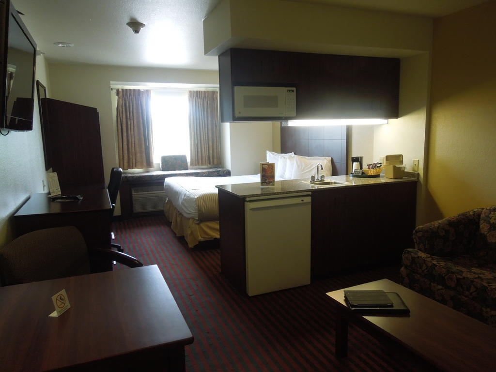 Bridgepointe Inn & Suites Toledo-Perrysburg-Rossford-Oregon-Maumee By Hollywood Casino Northwood ภายนอก รูปภาพ